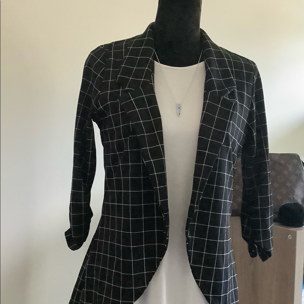 Blazer - Picture 6 of 8